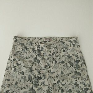 Anthro J Brand Jeans Size 28